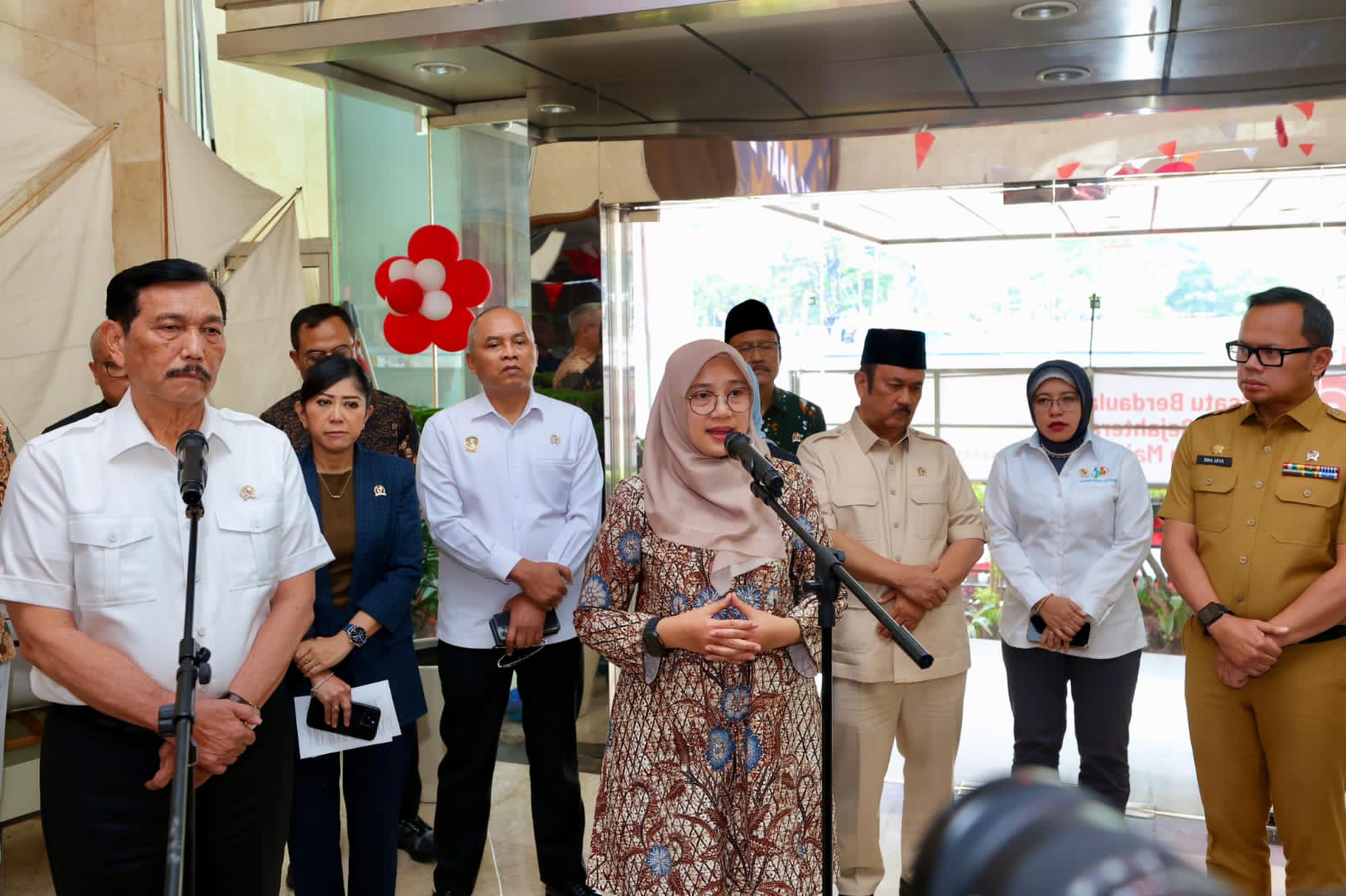 Bupati Ipuk Menghadiri Rakor Karena Banyuwangi Menjadi Pilot Project Digitalisasi Bansos, Rencananya akan Diluncurkan Perdana Bulan September 2025, oleh Presiden Prabowo Subianto.