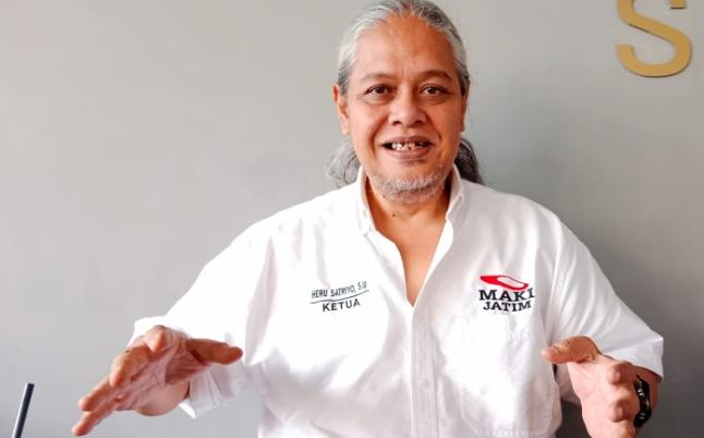Warga surabaya Doa bersama ditaman apsari mengenang affan,korban demonstrasi dijakarta