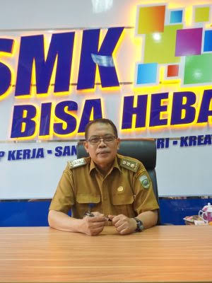 Kepala sekolah SMK NEGERI 2 PALEMBANG Menggucapkan HUT RI KE 80 Thn