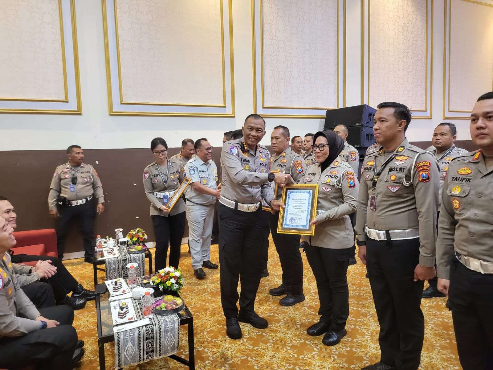 Kasat Lantas Polres Sumenep Raih Penghargaan Bergengsi dari Polda Jatim, Bukti Komitmen Ungkap Kasus Tabrak Lari