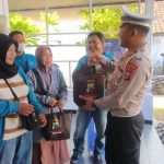 Polri Untuk Masyarakat : Polres Bondowoso Berbagi Sembako Untuk Ojol Sambut Hari Lalu Lintas Bhayangkara ke – 70