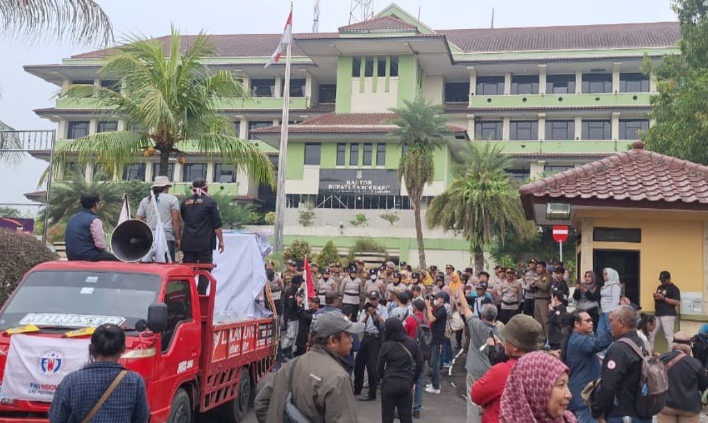 Pemkab Tangerang Di Demo FWJ Indonesia Tuntut Tanggungjawab Bupati