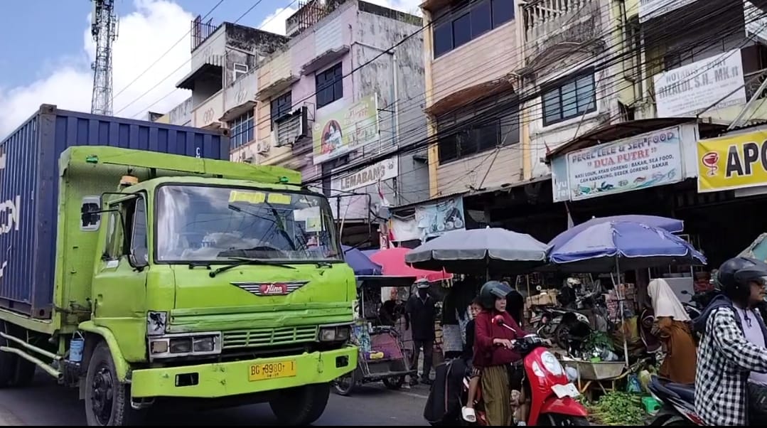 Banyak Mobil Kontainer Tidak layak Beroperasi, Kemana Fungsi Pengawasan Dishub provinsi Sumsel.