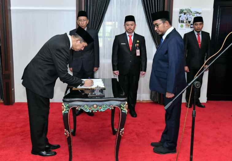 ‎Syahwan Efendi Ambil Sumpah Pj Sekda, Pemerintah Sumenep Mantapkan Tata Kelola dan Pelayanan Publik