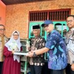 Wakil Wali Kota Lubuk Linggau Serahkan Bantuan UMKM Dendeng Pucuk Ubi Wak Idak