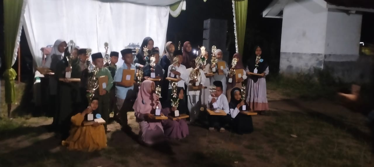 Malam Penutupan Lomba Siswa siswi MDTA Islamiyah Desa Merantiomas Diisi dengan ceramah Maulid Nabi