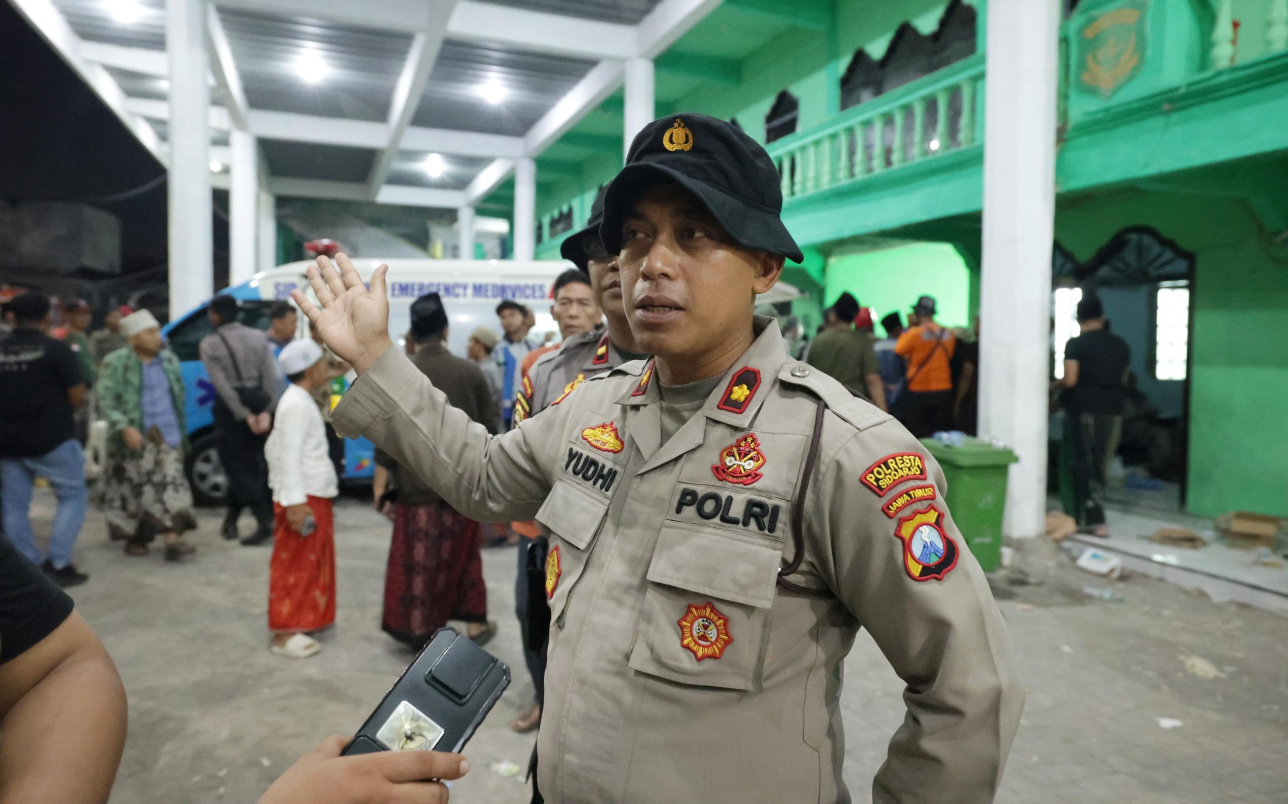 Polresta Sidoarjo Terjunkan 40 Personel Samapta Bantu Evakuasi di Ponpes Al Khoziny.