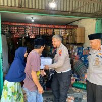 Turut Belasungkawa Polres Pelabuhan Tanjungperak Takziah ke Rumah Dua Santri Ponpes Al Khoziny.