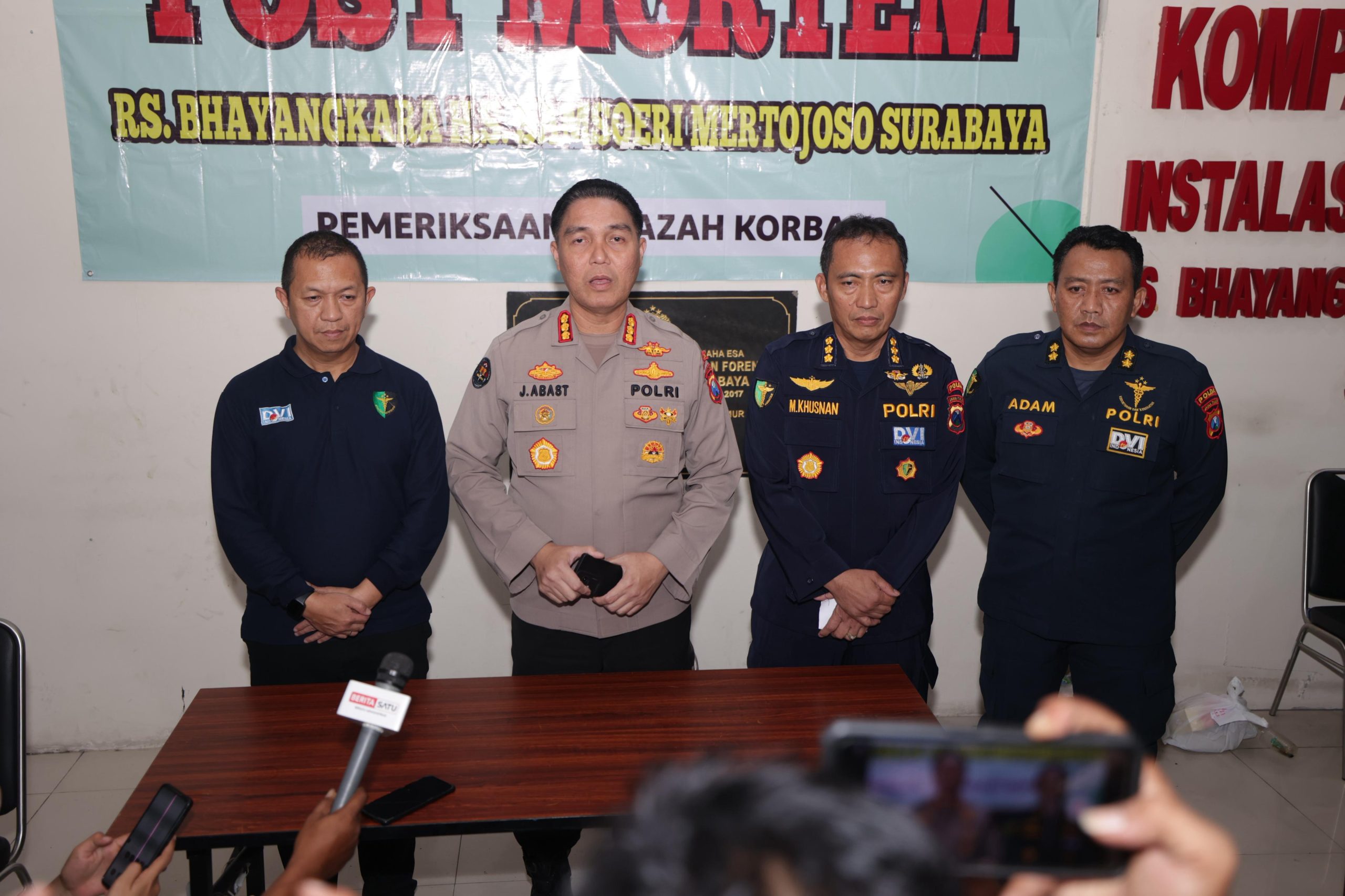 Polda Jatim Sampaikan Perkembangan Identifikasi Korban Robohnya Ponpes Al-Khoziny Sidoarjo.