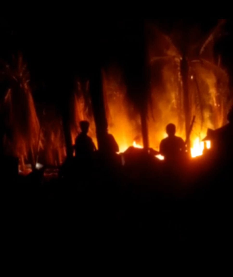 Wow, Sumur Minyak Ilegal Driling Lahan PT Hindoli Terbakar.