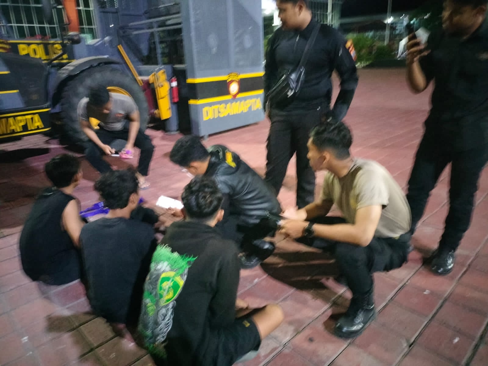 Patroli Raimas Polres Gresik Berhasil Gagalkan Peredaran Pil Koplo, Tiga Pemuda Diamankan.