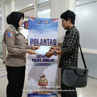 Satlantas Polres Jombang Tunjukkan Wajah Humanis Polisi Melalui Program “Polantas Menyapa”