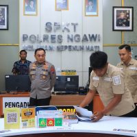 Wakapolda Jatim Kunjungi Polres Ngawi Tinjau Kesiapan Pelayanan Masyarakat di SPKT.