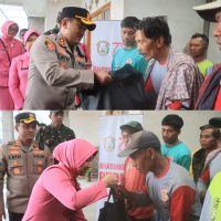 Polres Probolinggo Bantu Warga Terdampak Angin Puting Beliung.