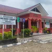 Terlindungi: Dugaan Pungli Berkedok Jual Seragam di SMPN 2 Sembawa, Wali Murid Keberatan — Sekolah Diduga Langgar Aturan Permendikbud