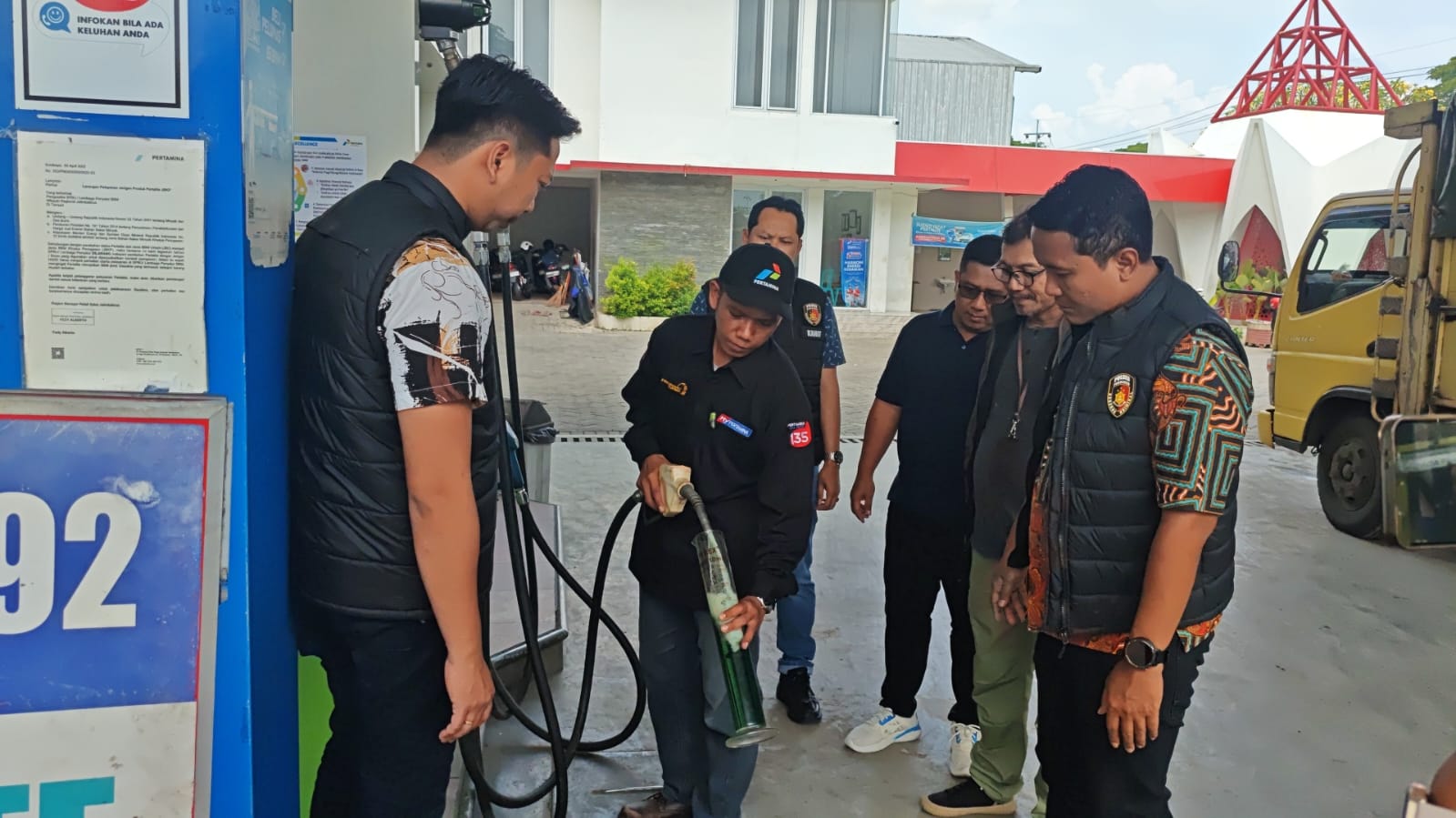 Polisi Bersama Pemkab Ponorogo Sidak Sejumlah SPBU Cek BBM Pertalite.