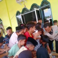 Berbagi Sedekah di Jumat Berkah