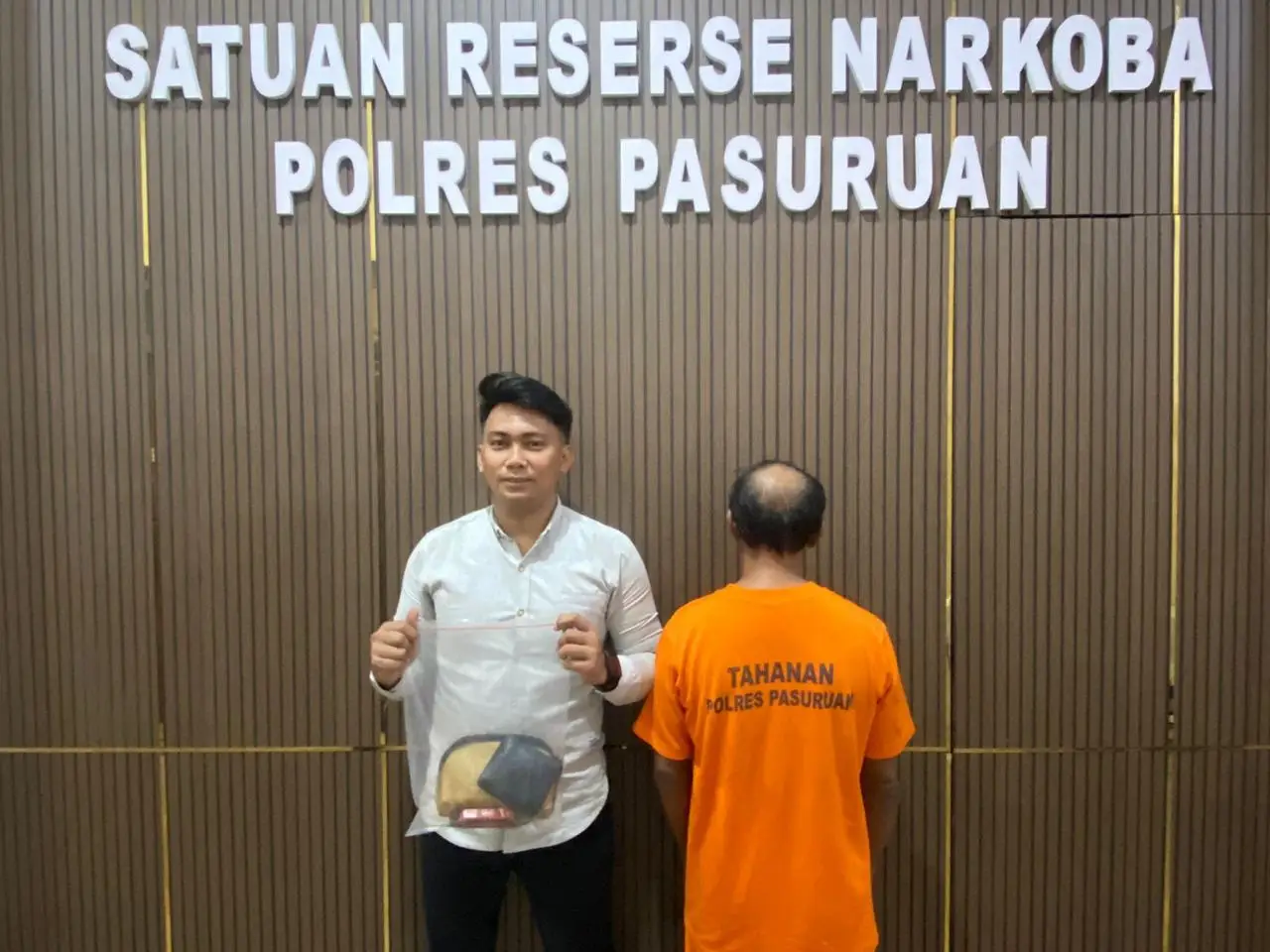 Polres Pasuruan Tangkap Petani Pengedar Sabu di Kandang Sapi, Amankan 7,4 Gram Barang Bukti