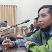 Aksi Kades Ramai di Medsos, Publik Tuntut Audit—Aktivis Siap Pimpin Gerakan.