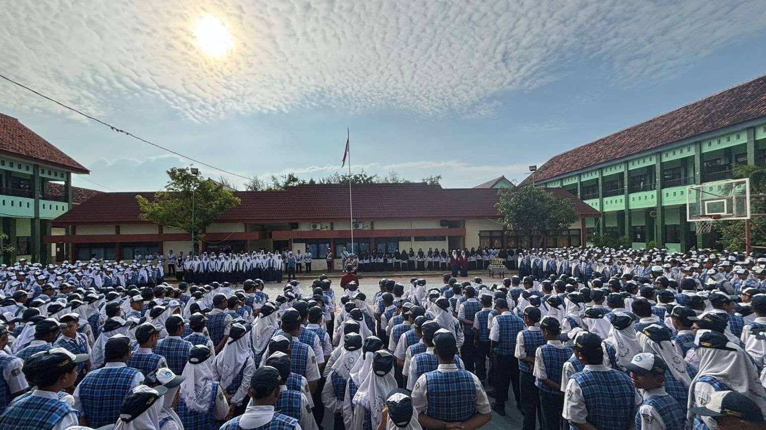 Peringati Hari Guru, Satlantas Polres Sumenep Beri Edukasi Keselamatan di Sekolah