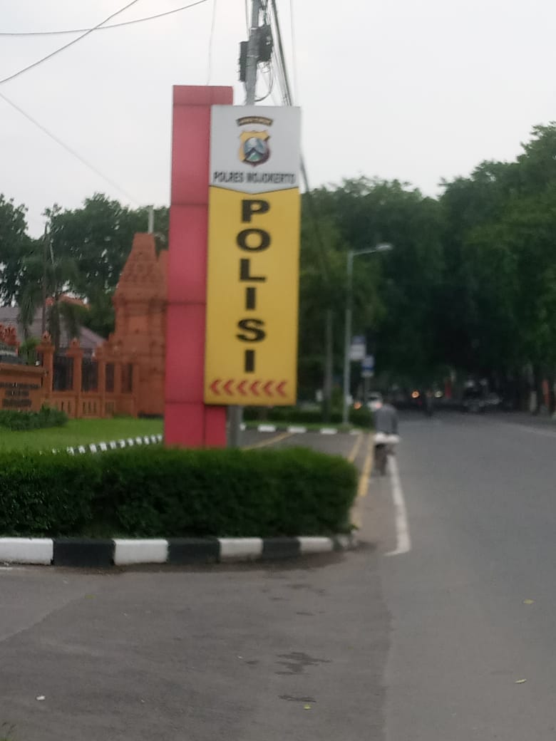 Kapolres mojokerto kabupaten dan Kasatnarkoba Diduga Alergi Jurnalis Surabaya, Nomor WhatsApp Diblokir