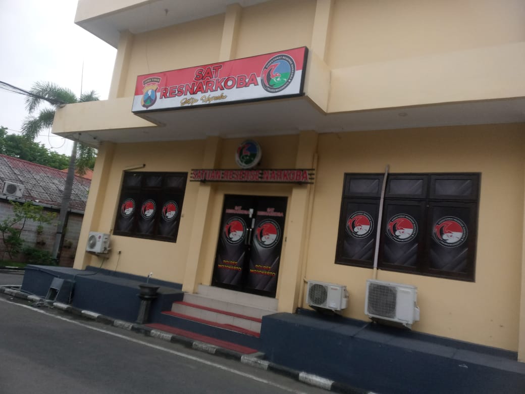 Kasat Narkoba Polres Mojokerto Kabupaten Diduga Menolak Silaturahmi dengan Jurnalis Surabaya