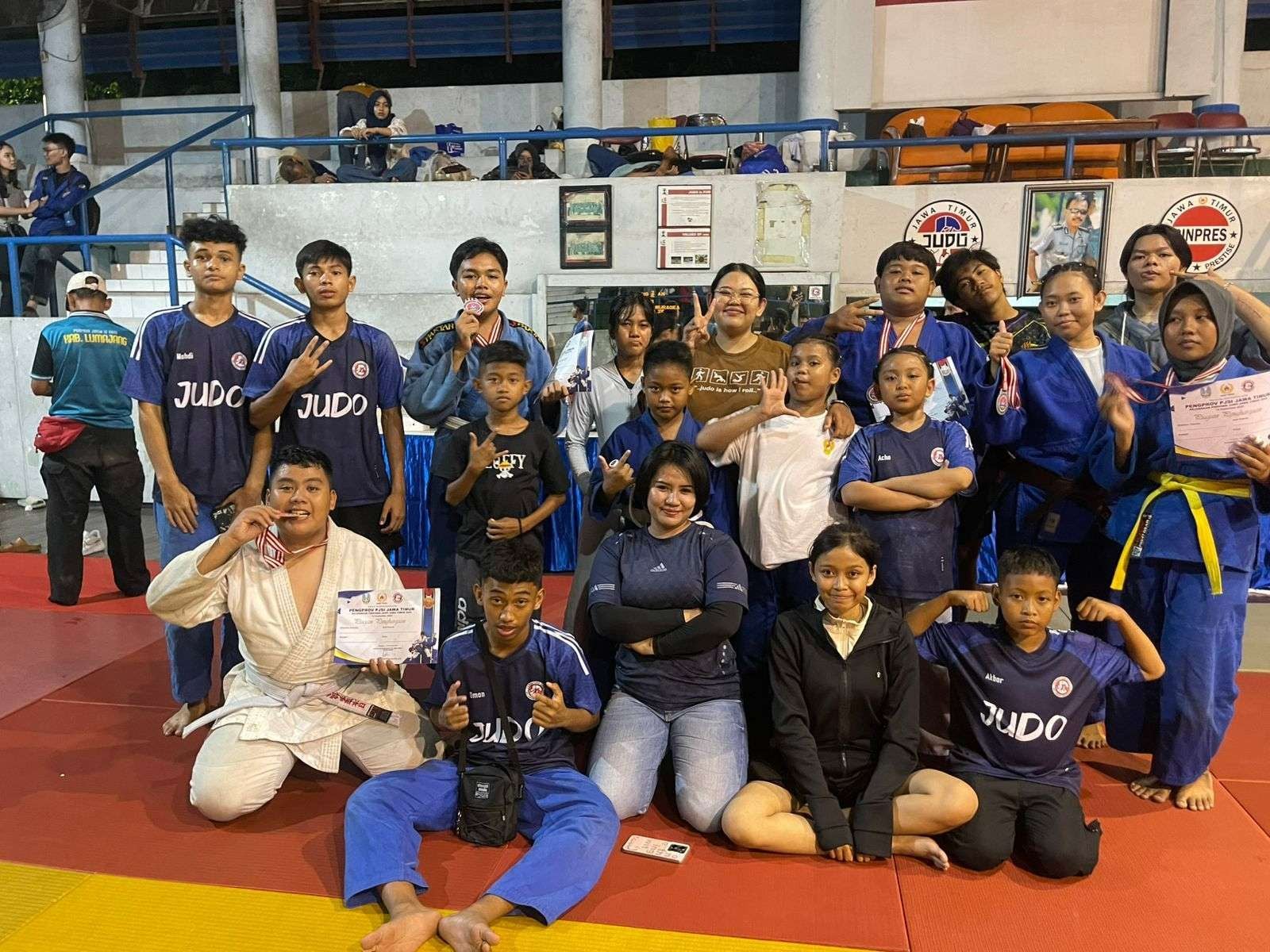 16 Atlet Diterjunkan, Judo Sumenep Pulang dengan 7 Medali dari Kejurprov