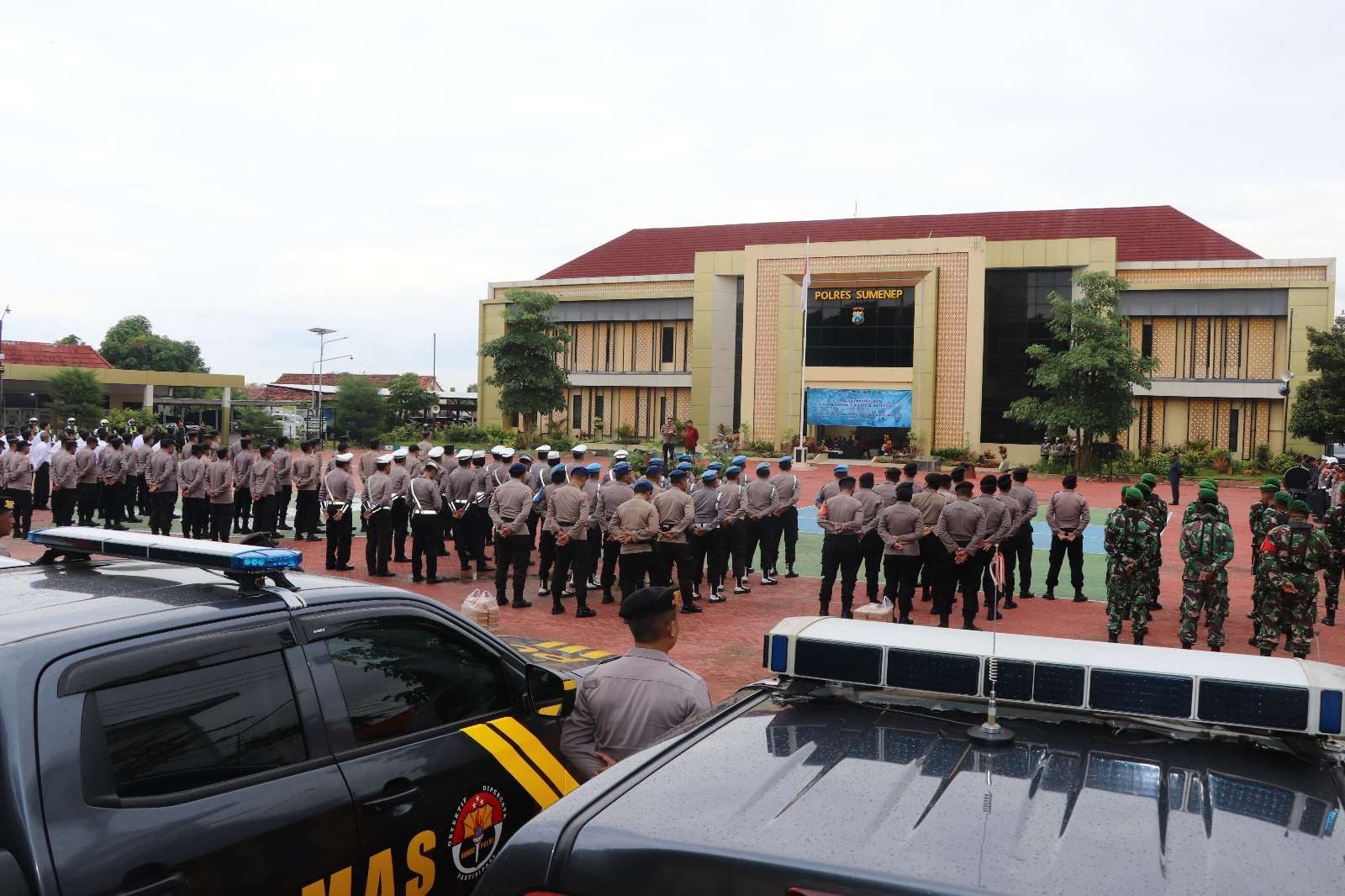 Polres Sumenep Tegaskan Kesiapan Nataru Melalui Apel Operasi Lilin Semeru 2025