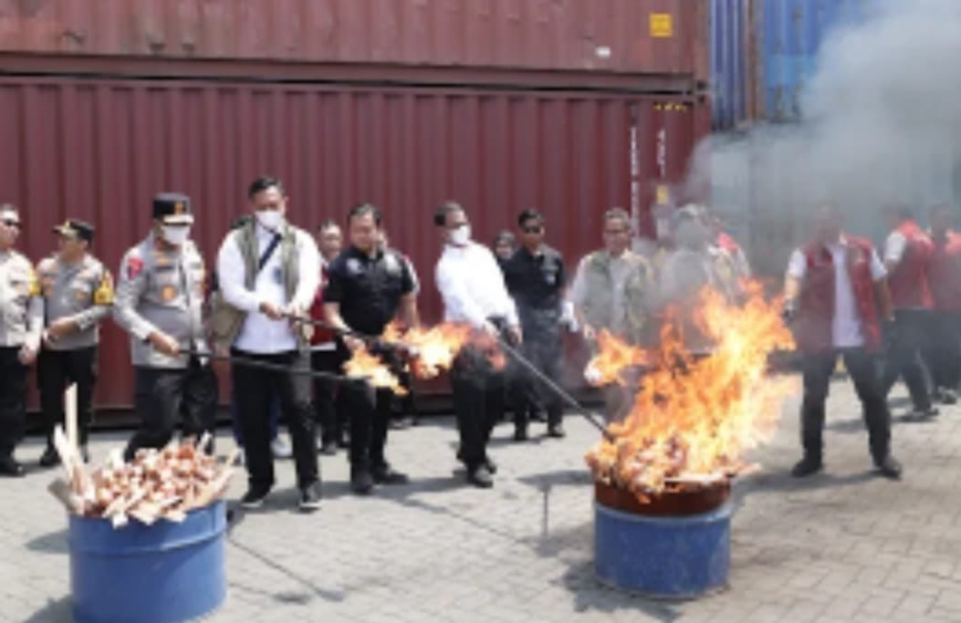 Polda Jatim Ungkap Peredaran 72 Ton Bawang Bombay Ilegal Ber-OPTK