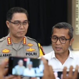 Polda Jatim Amankan Dua Tersangka Pengrusakan dan Pengusiran Lansia di Surabaya.