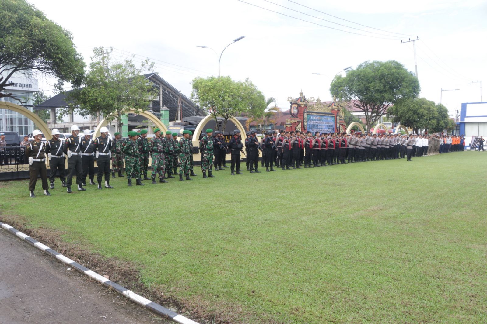 635 PERSONEL DISIAGAKAN TAK ADA PENGGUNAAN KEMBANG API SKALA BESAR DALAM PERAYAAN MALAM TAHUN BARU