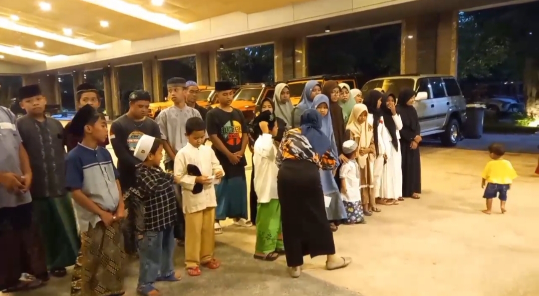 GMBI Distrik gresik mengadakan santunan anak yatim di masjid Namira di ds Jotosanur Kec Tikung Kab Lamongan