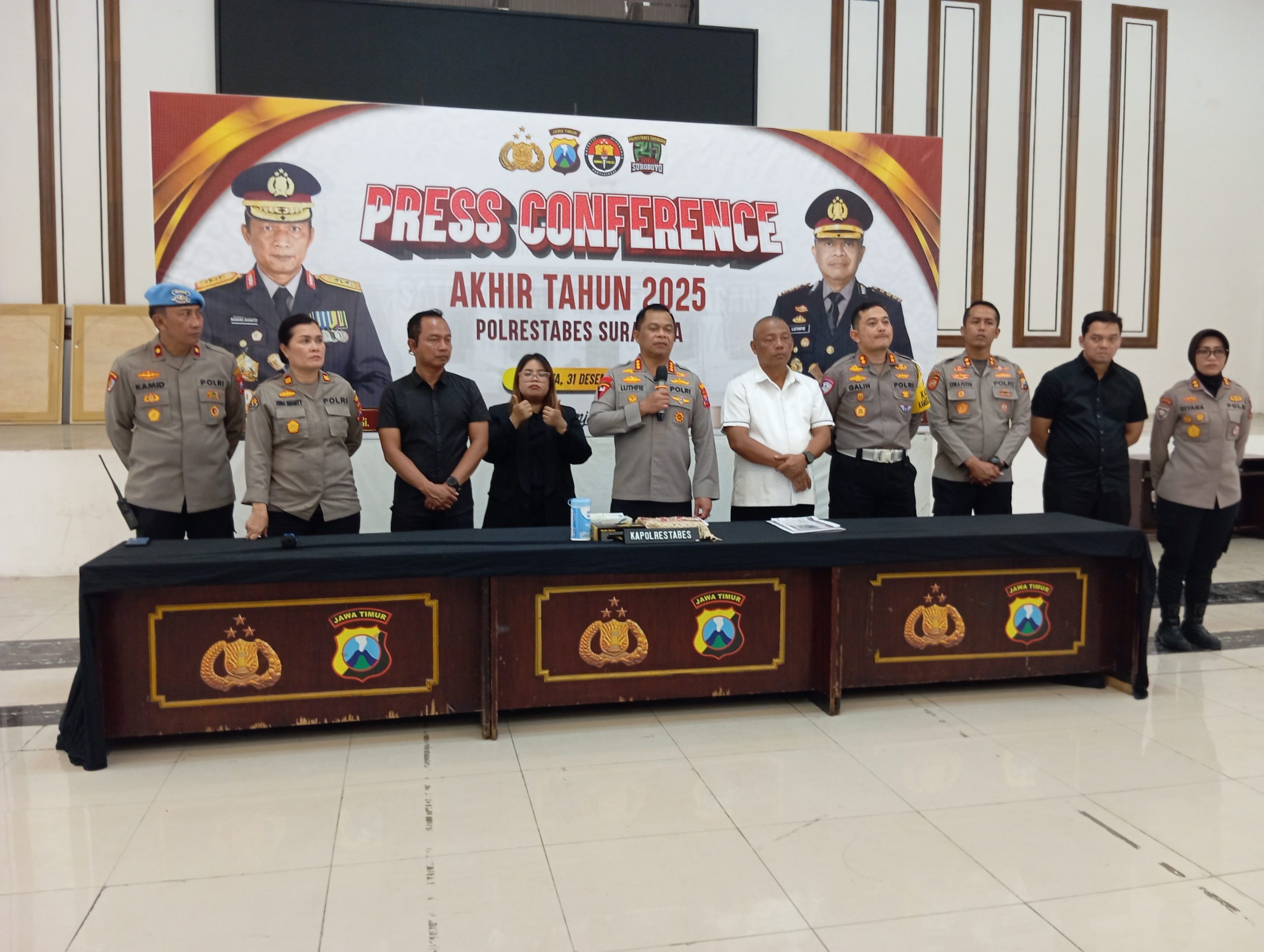 Press Conference Akhir Tahun 2025 Polrestabes Surabaya: Curanmor dan Narkoba Jadi Alarm Keras, Penegakan Hukum Diimbangi Prevensi