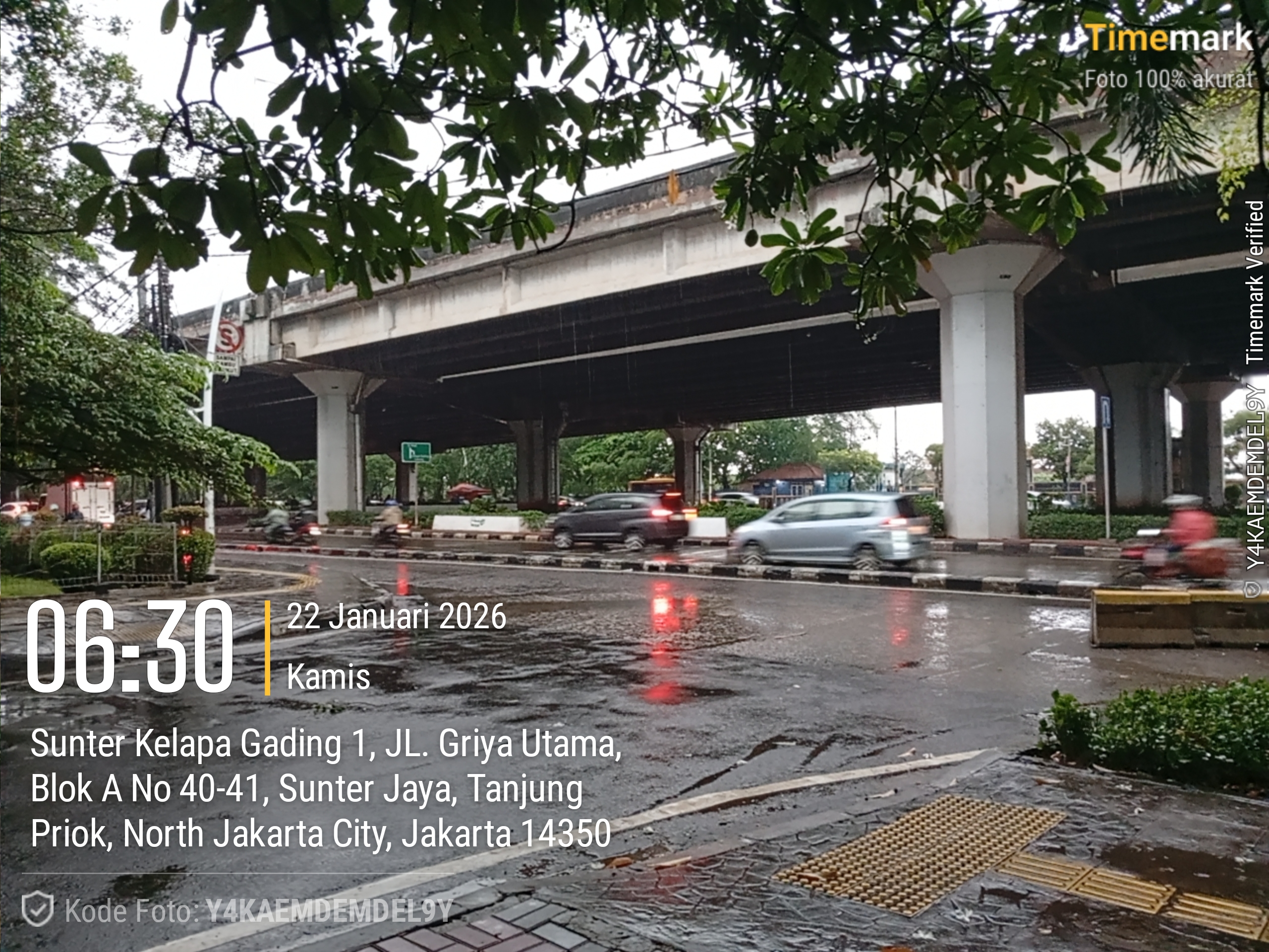 Hujan Deras Disertai Angin Guyur Wilayah Tanjung Priok, Aktivitas Warga Pagi Hari Terganggu
