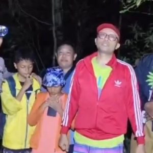 Polres Gresik Selamatkan Wisatawan Asal Sidoarjo Tersesat di Hutan Pulau Bawean.