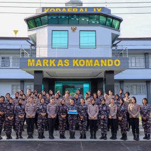 HUT Kowal Ke-63, Korps Wanita Angkatan Laut Kodaeral IX Terima Kejutan Dari Polwan Polda Maluku