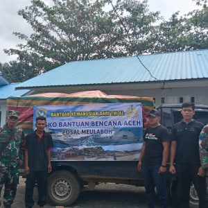Lanal Sabang Distribusikan Bantuan Korban Banjir Ke Desa Panteu Loong Bireuen