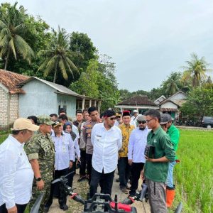 Pemkab Sumenep Hadirkan Inovasi Pertanian, Drone Digunakan Tingkatkan Produksi Padi