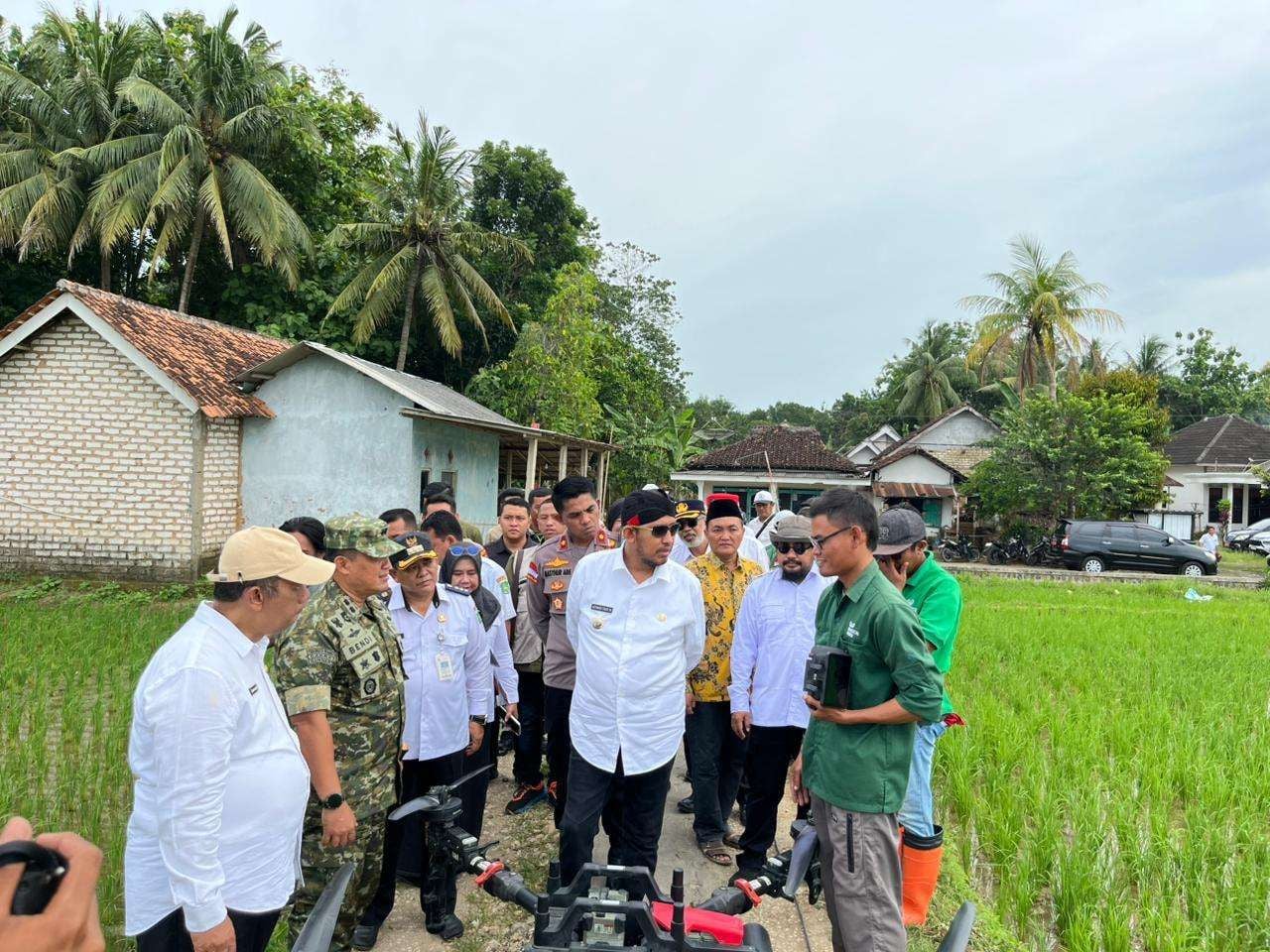 Pemkab Sumenep Hadirkan Inovasi Pertanian, Drone Digunakan Tingkatkan Produksi Padi