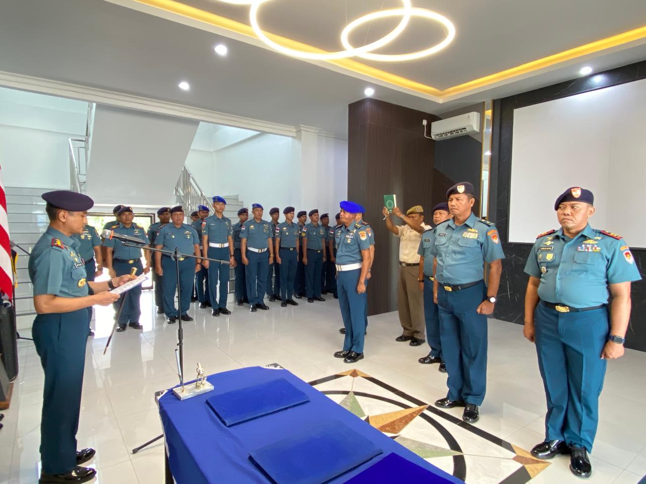 Danlanal Bintan Pimpin Sertijab dan Pengukuhan Jabatan Strategis di Lingkungan Lanal Bintan