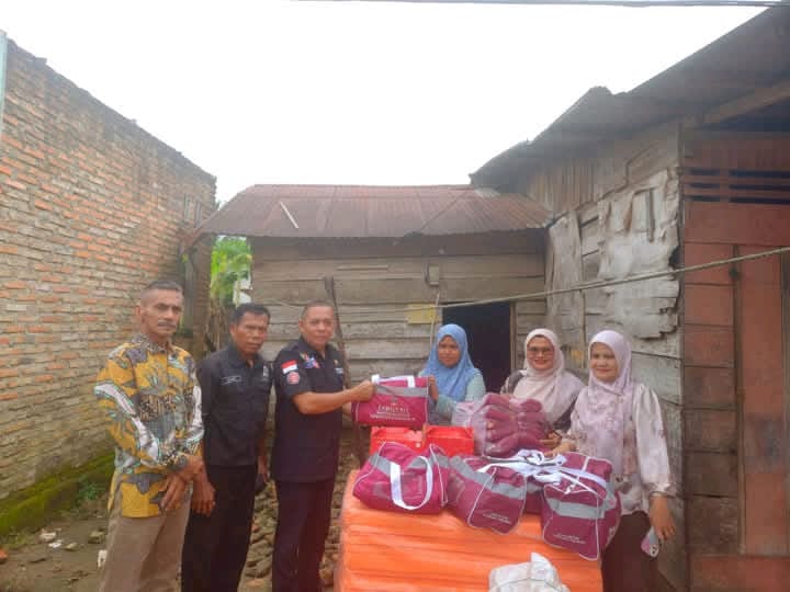 Jumat Berkah, Dinas Sosial Aceh Singkil Sambangi Rumah Tak Layak Huni.