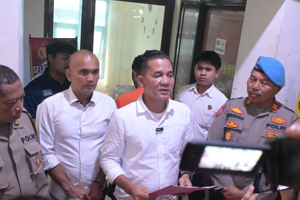 Press Release Satres Narkoba Polres Labusel Ungkap 27,869 Gram Ganja, Satu Buruh Asal Padang Ditangkap