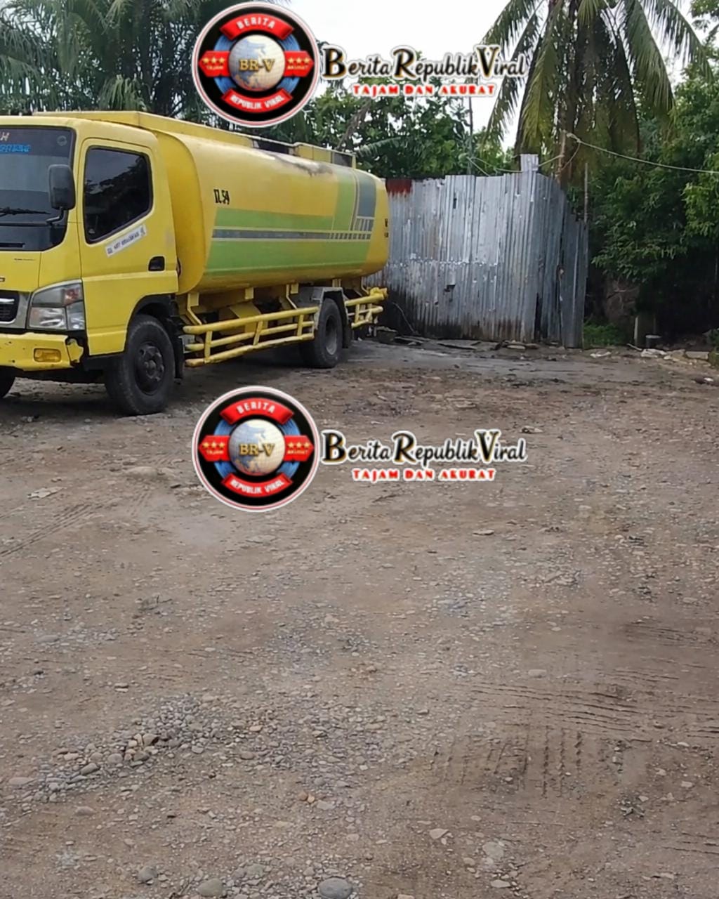 Gudang CPO Ilegal Di Ogan Ilir Diduga Dapat Perlindungan-Mobil Tangki Pengangkut CPO Bebas Keluar Masuk Gudang.