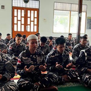 Personel Lanal Simeulue Gelar Doa Bersama Peringatan Hari Dharma Samudera Tahun 2026