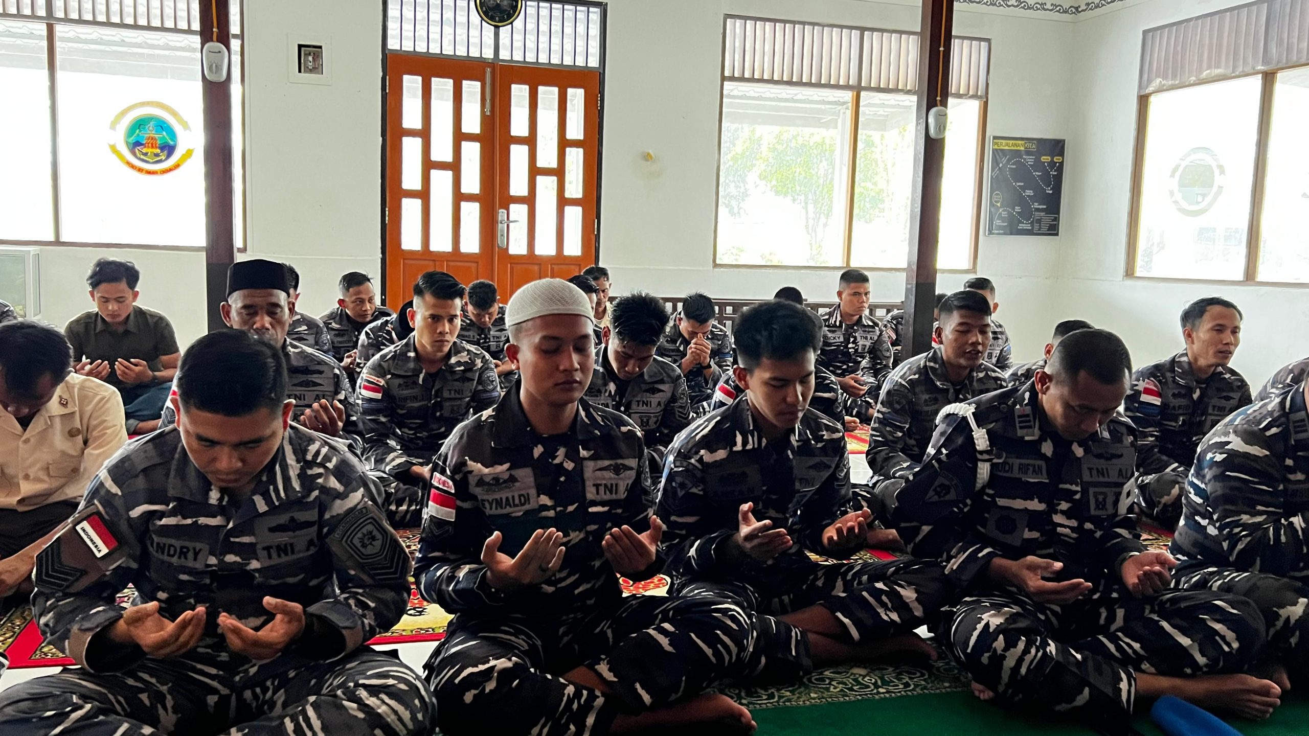 Personel Lanal Simeulue Gelar Doa Bersama Peringatan Hari Dharma Samudera Tahun 2026