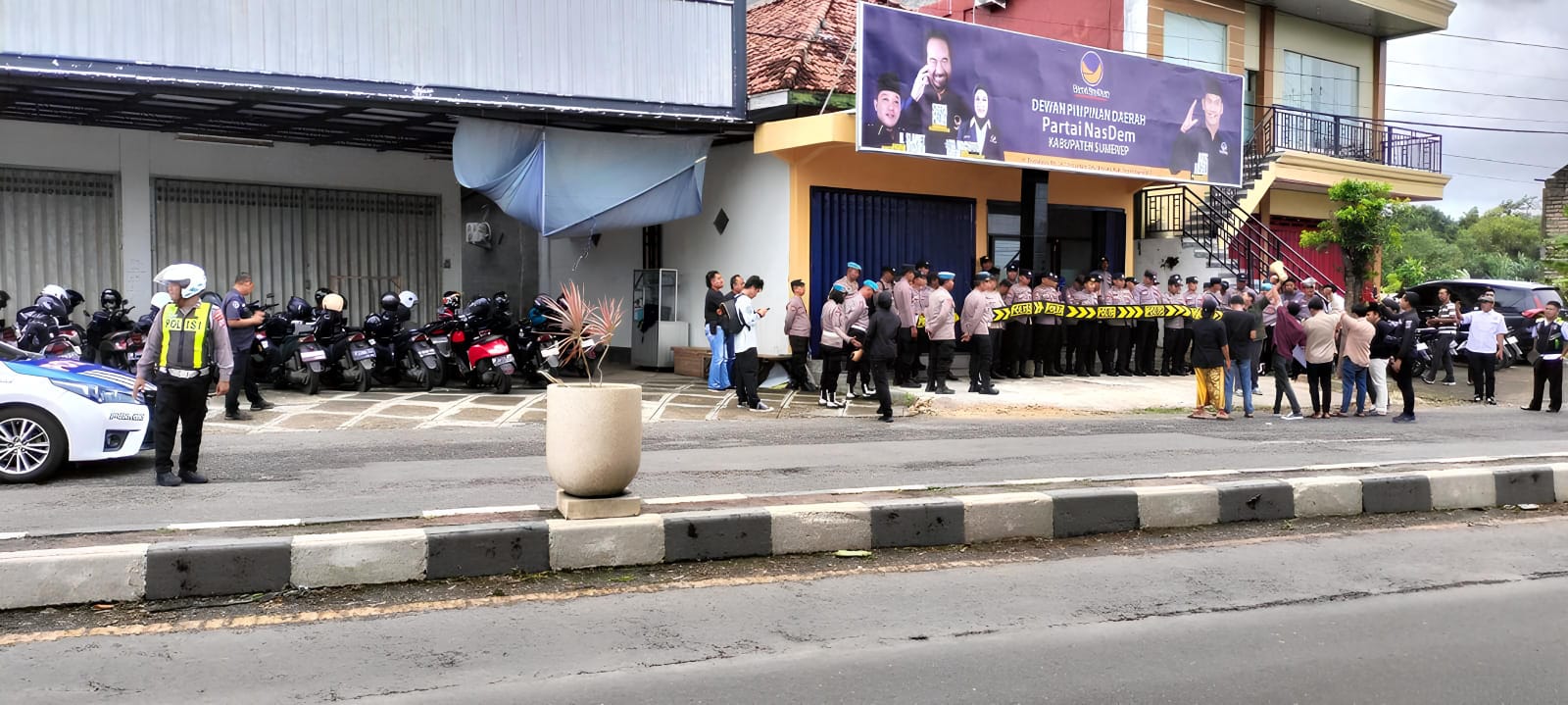 Aksi Unjuk Rasa Mahasiswa Sumenep Dikawal Humanis, Lalu Lintas Tetap Lancar