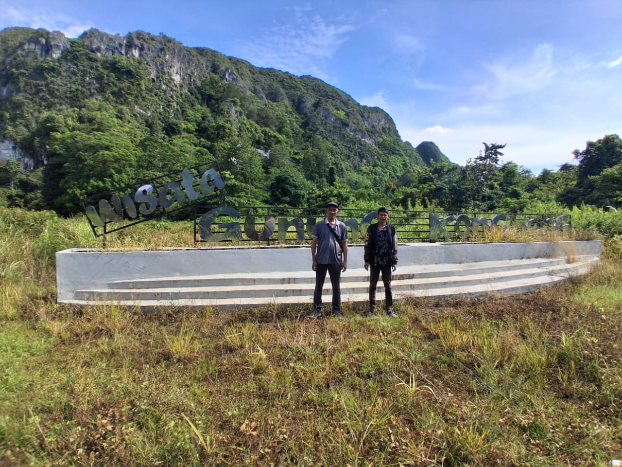 Menyusuri Goa Tengkorak Gunung Kombeng Kecamatan Kombeng Kutai Timur