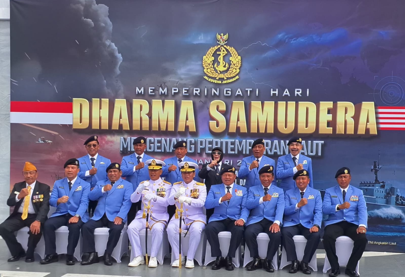 Ketua Umum PPAL Laksanakan Tabur Bunga di Laut Peringati Hari Dharma Samudera