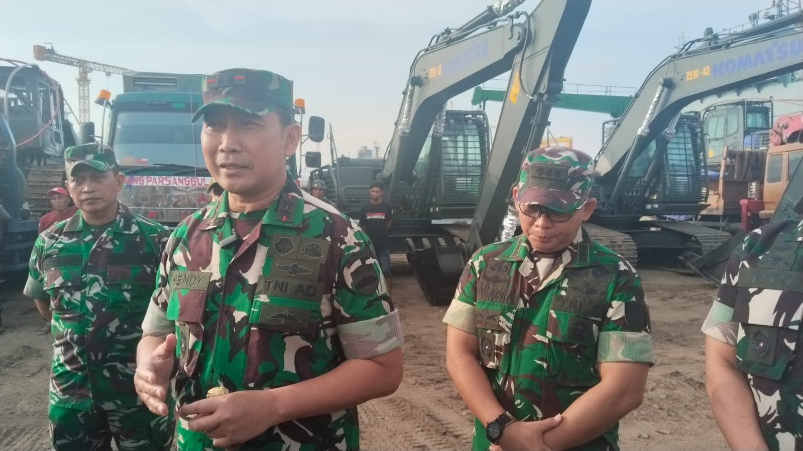 Pangdam I/BB Tinjau Kedatangan Kapal ADRI 48 di Pelabuhan Belawan, Pastikan Bantuan TNI dan Logistik Bencana Siap Disalurkan