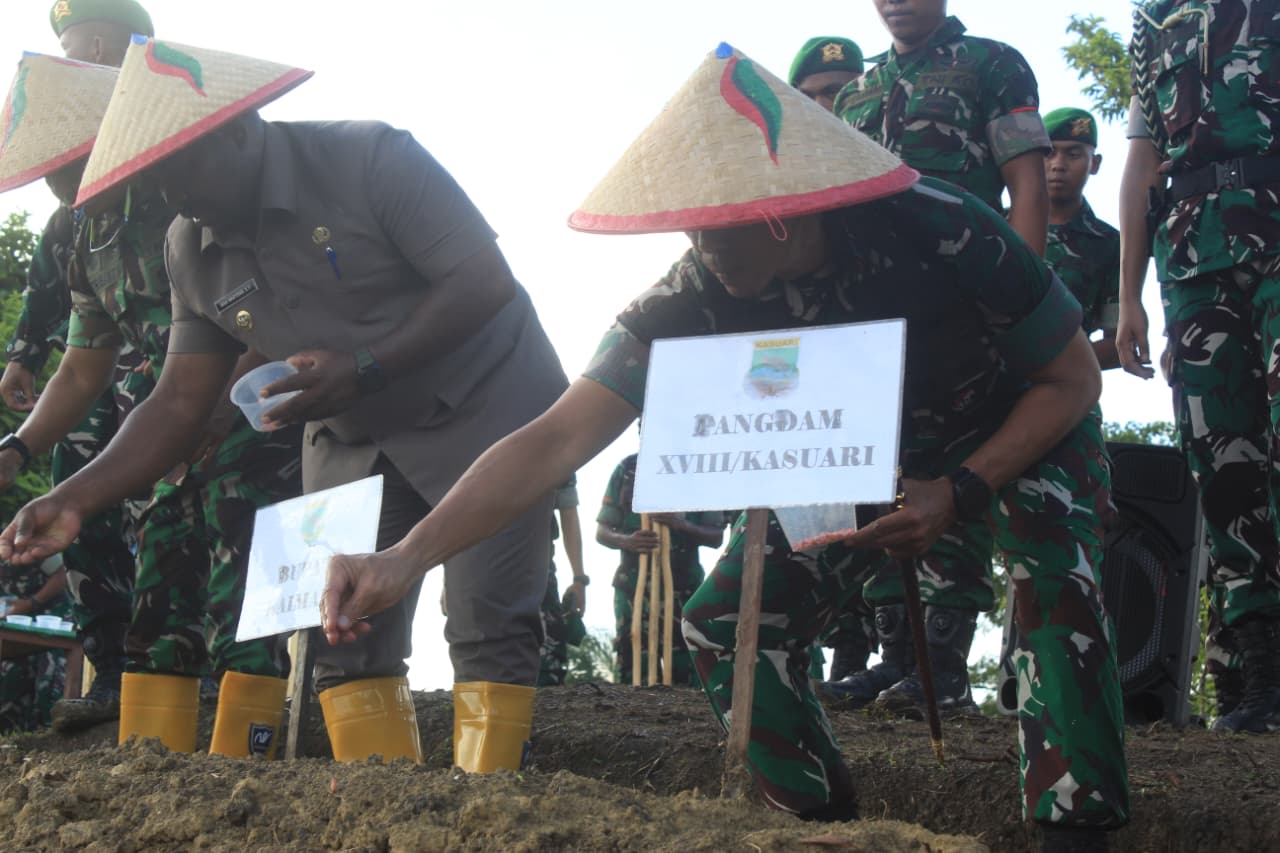 Pangdam Kasuari Pimpin Upacara Penyerahan Tunggul Yonif TP : Tegaskan Tunggul Yonif TP sebagai Simbol Kehormatan dan Pengabdian